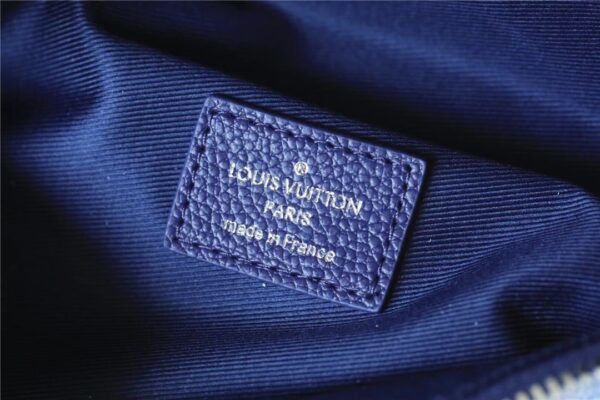 1:1 Replica Louis Vuitton LV Discovery Bumbag PM Monogram Blue Unique Bag For Men M20587 - 17.3in/44cm