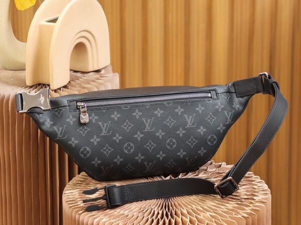 1:1 Replica Louis Vuitton LV Discovery Bumbag PM Monogram Eclipse Canvas Unique bag For Men M46035 - 17.3in/44cm