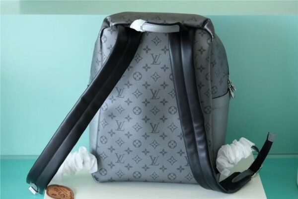 1:1 Replica Louis Vuitton LV Discovery PM Backpack Monogram/Taiga Gunmetal Gray Unique Bag For Men M30835 - 15.7in/40cm