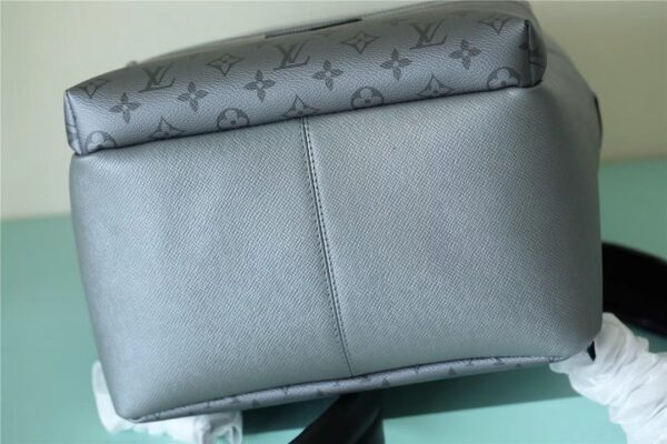 1:1 Replica Louis Vuitton LV Discovery PM Backpack Monogram/Taiga Gunmetal Gray Unique Bag For Men M30835 - 15.7in/40cm