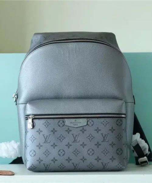 louis-vuitton-discovery-pm-m30835
