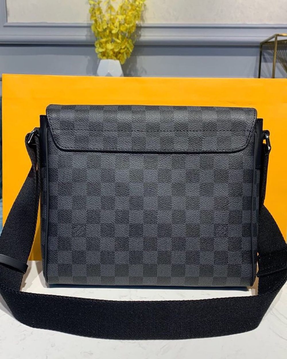 1:1 Replica Louis Vuitton LV District PM Damier Graphite Canvas Unique Bag For Men N41028 - 9.8in/25cm