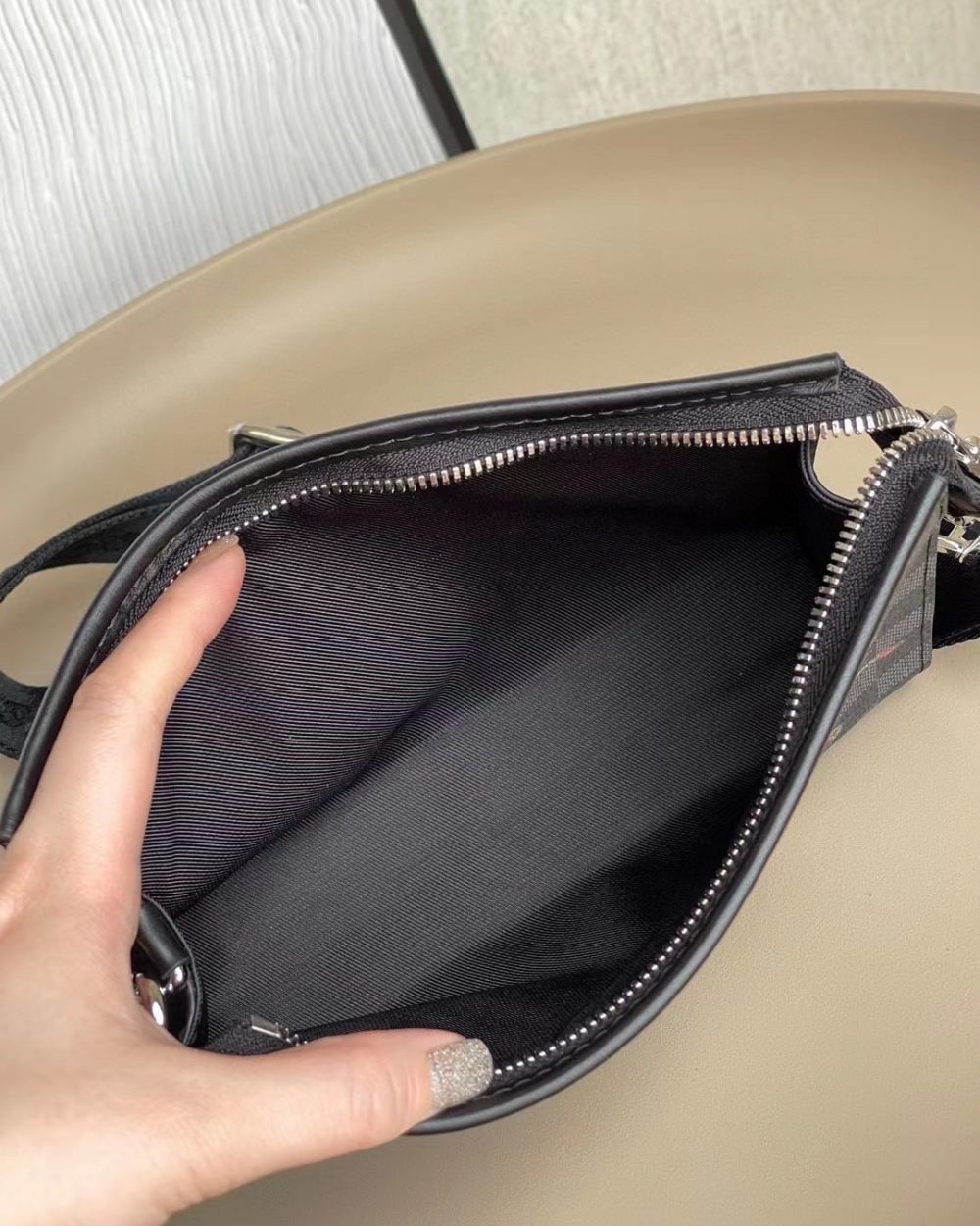 1:1 Replica Louis Vuitton LV Gaston Wearable Wallet Damier Graphite Unique Bag For Men N64608 - 8.7in/22cm