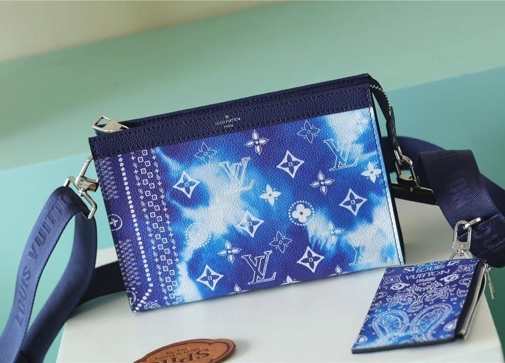 1:1 Replica Louis Vuitton LV Gaston Wearable Wallet Monogram Blue Unique Bag For Men M81431 - 8.7in/22cm