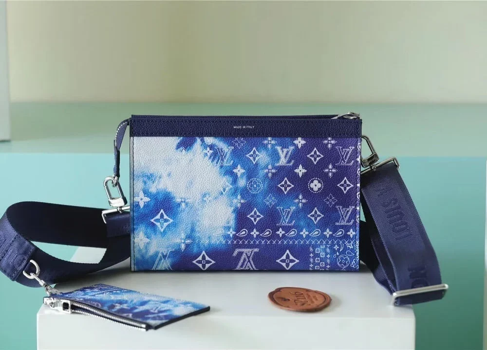 louis-vuitton-gaston-wearable-wallet-monogram-blue-m81431