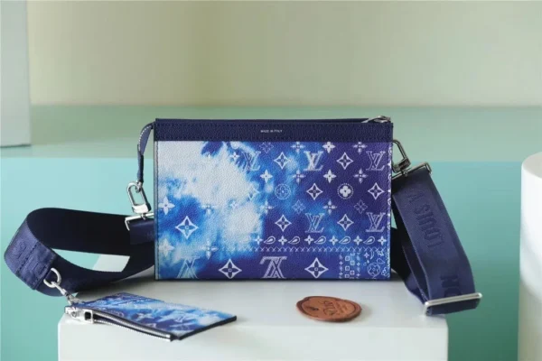 louis-vuitton-gaston-wearable-wallet-monogram-blue-m81431