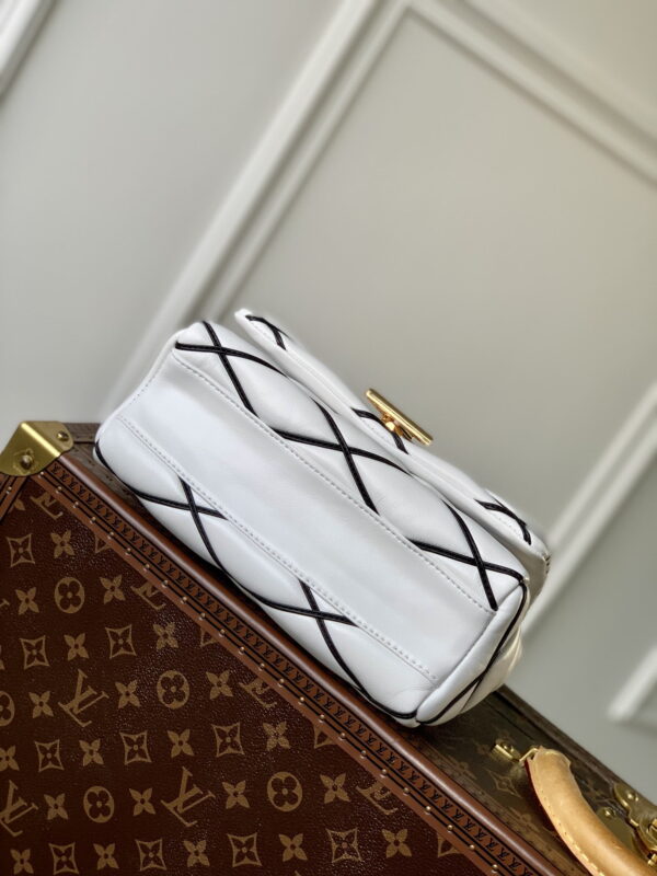 1:1 Replica Louis Vuitton LV GO-14 MM White/ Black Bag Luxury Bag For Women M22890- 9.1 Inches/ 23 Cm