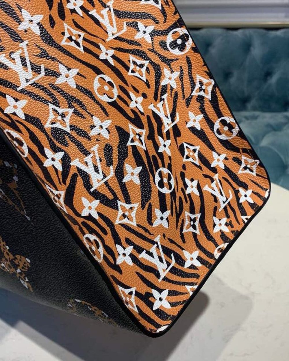 1:1 Replica Louis Vuitton LV Jungle Monogram Giant OnTheGo Tote Bag Luxury Bag For Women - 41cm