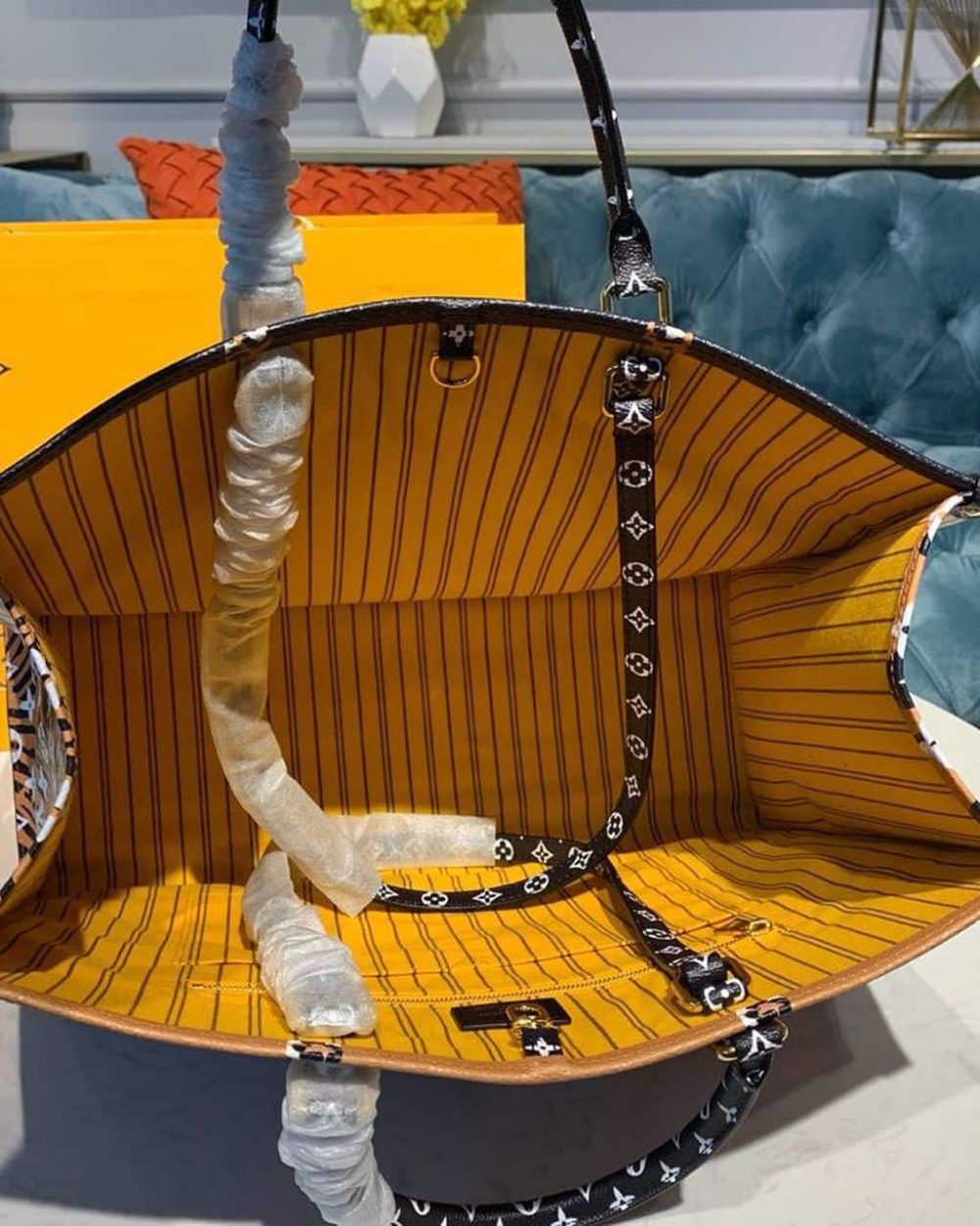 1:1 Replica Louis Vuitton LV Jungle Monogram Giant OnTheGo Tote Bag Luxury Bag For Women - 41cm