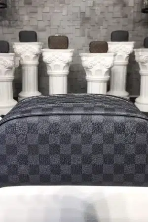 louis-vuitton-king-size-toiletry-damier-graphite-canvas