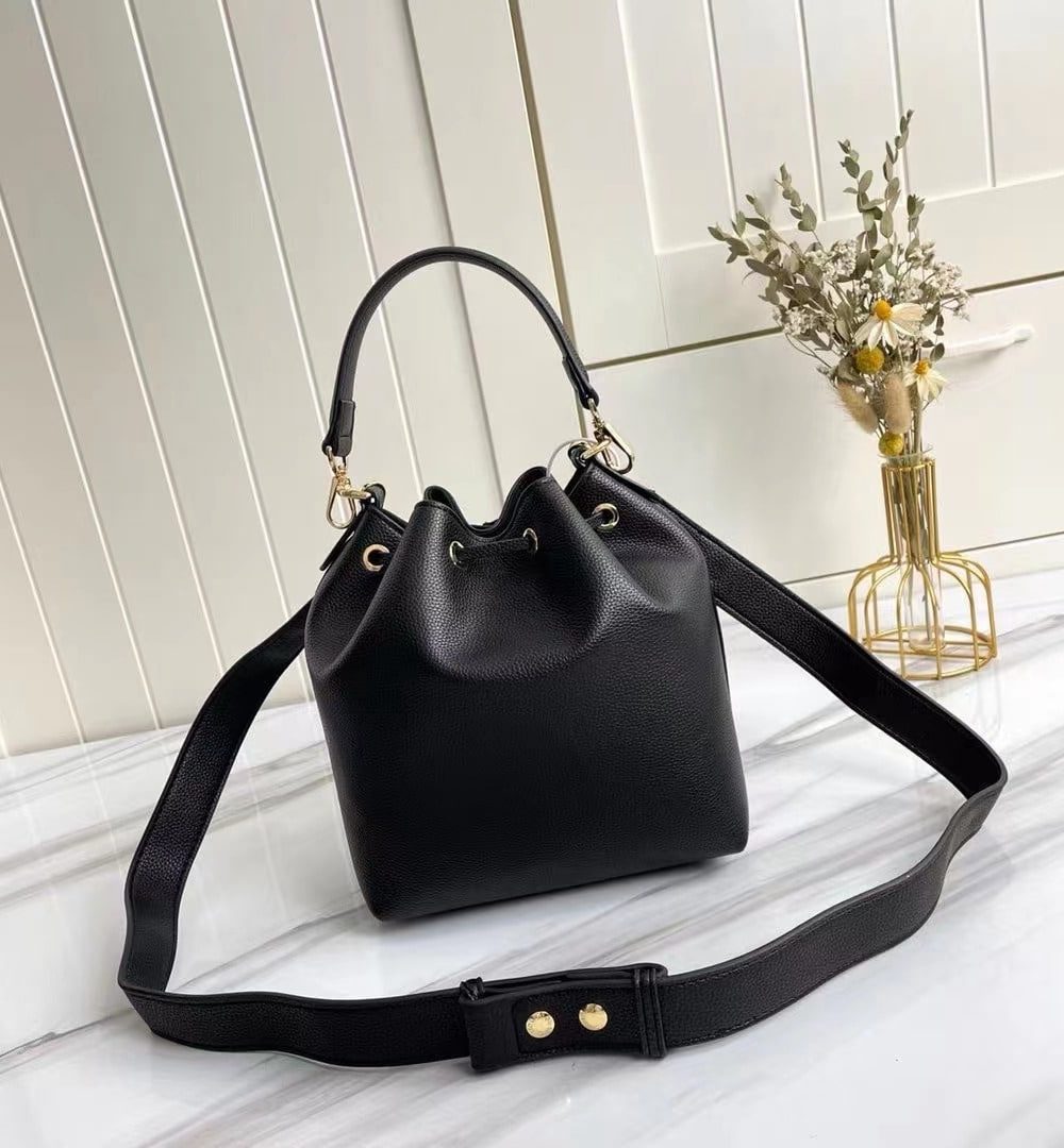 1:1 Replica Louis Vuitton LV Lockme Bucket Black Luxury Bag For Women M57687 - 9.1in/23cm