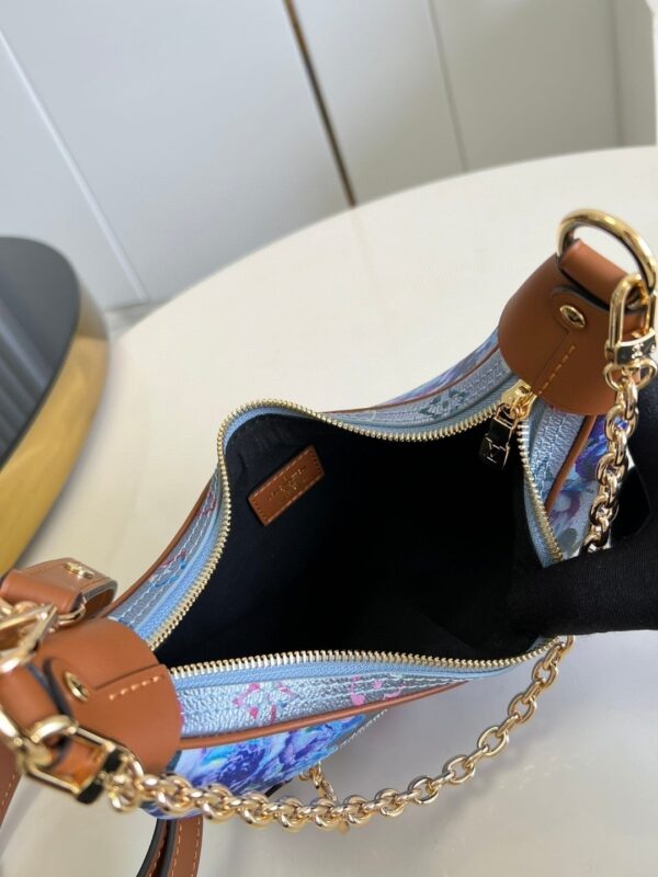 1:1 Replica Louis Vuitton LV Loop Half-Moon Baguette Bag Multicolor Luxury Bag For Women - 9.1in/23cm