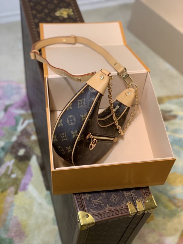 1:1 Replica Louis Vuitton LV Loop Monogram Canvas Luxury Bag For Women M81098 - 9.1in/23cm