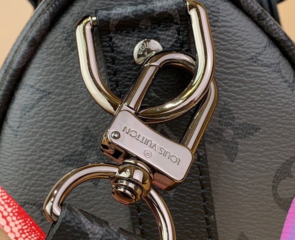 1:1 Replica Louis Vuitton LV LV x YK Keepall 25 Remarkable Travel Bag For Men M46437 - 9.8in/25cm