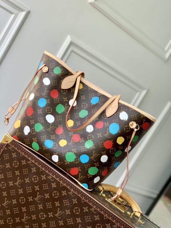 1:1 Replica Louis Vuitton LV LV x YK Neverfull MM Brown Vibrant Bag For Women M46381 - 31cm/ 12.2 in