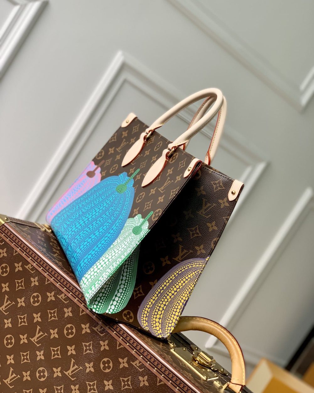 1:1 Replica Louis Vuitton LV LV x YK OnTheGo MM Brown Gorgeous Bag For Women M46466 - 13.8in/ 35cm