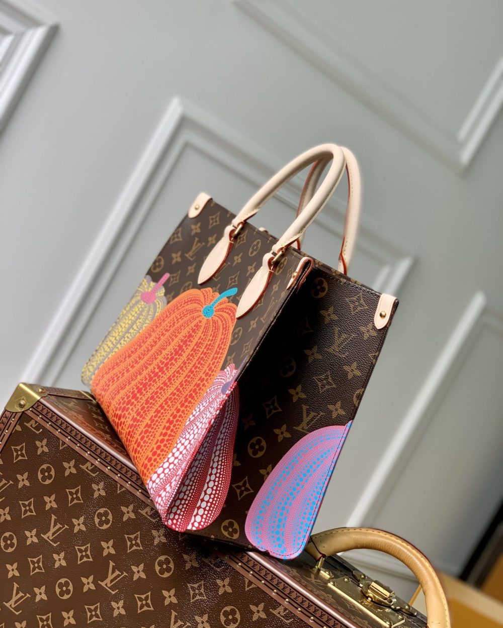 1:1 Replica Louis Vuitton LV LV x YK OnTheGo MM Brown Gorgeous Bag For Women M46466 - 13.8in/ 35cm