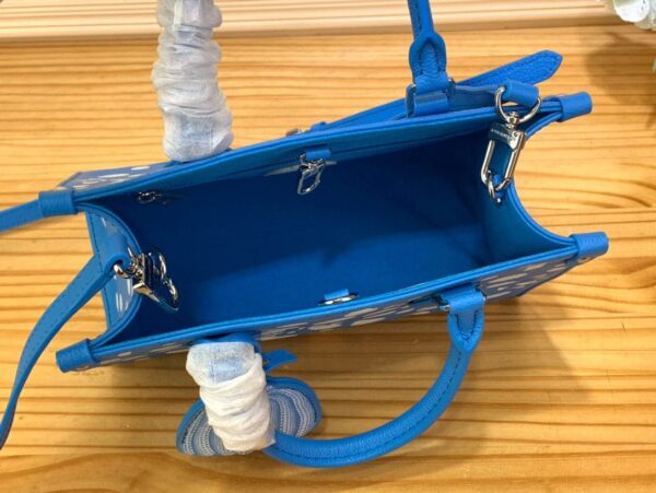 1:1 Replica Louis Vuitton LV LV x YK OnTheGo PM Blue Vibrant Bag For Women M46424 - 9.8in/ 25cm