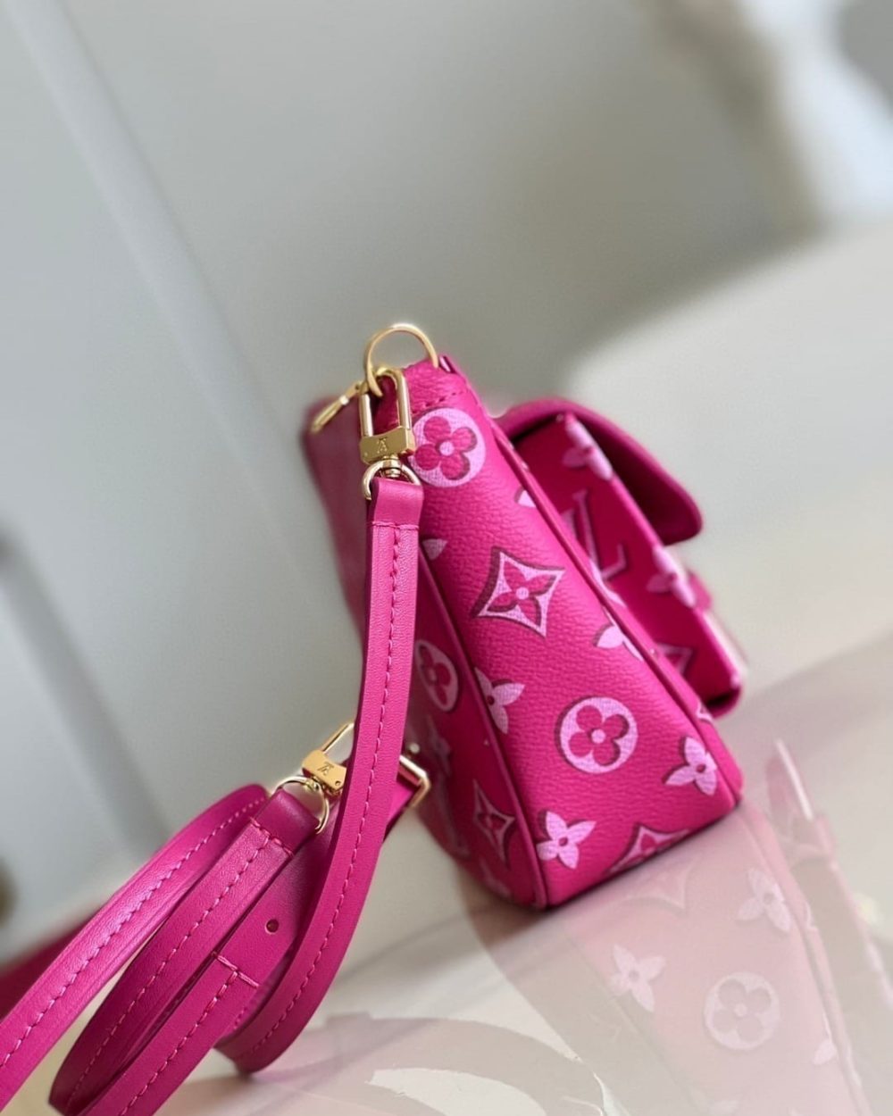 1:1 Replica Louis Vuitton LV Maxi Multi Pochette Accessoires Handbag Pink Luxury Bag For Women M46161 - 9.3in/27cm