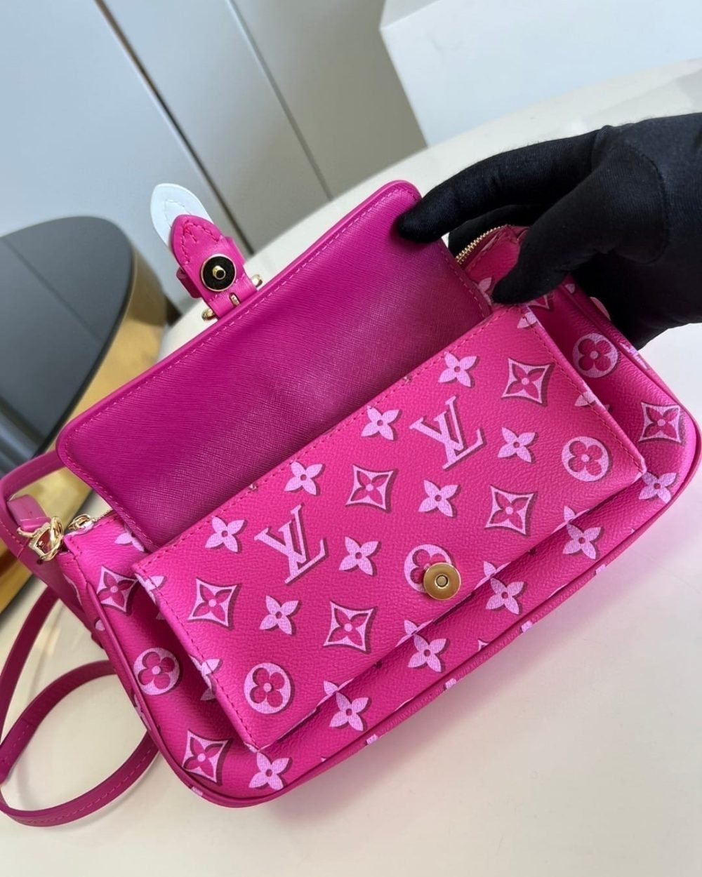 1:1 Replica Louis Vuitton LV Maxi Multi Pochette Accessoires Handbag Pink Luxury Bag For Women M46161 - 9.3in/27cm