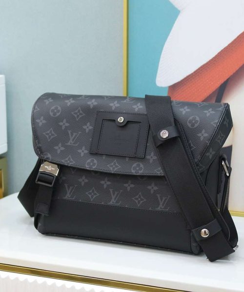 1:1 Replica Louis Vuitton LV Messenger PM Voyager Bag Black Unique Bag For Men M40511 - 33cm / 12.6in
