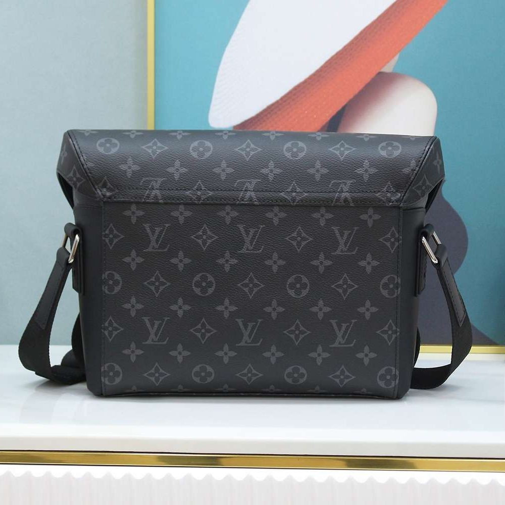 1:1 Replica Louis Vuitton LV Messenger PM Voyager Bag Black Unique Bag For Men M40511 - 33cm / 12.6in