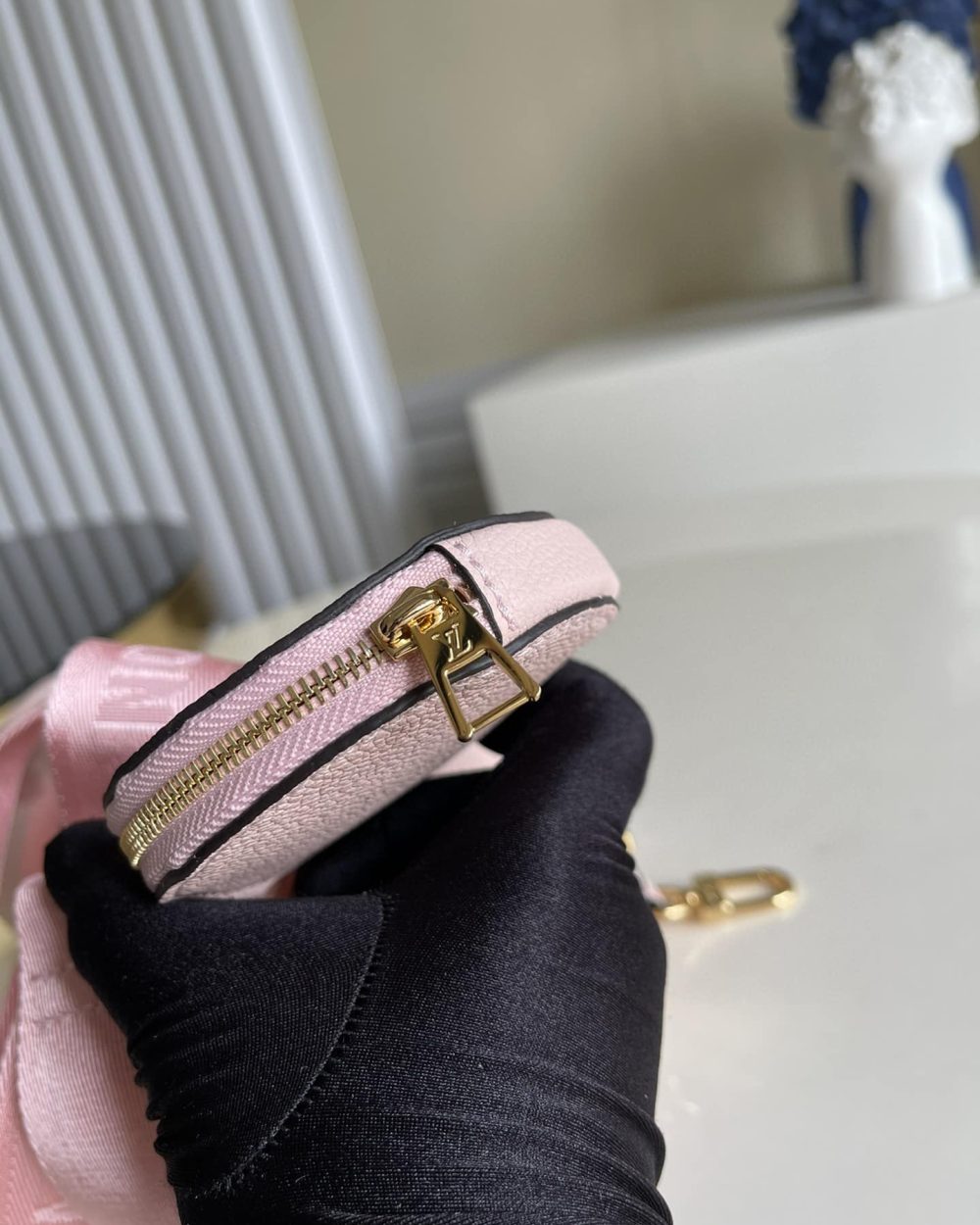 1:1 Replica Louis Vuitton LV Monogram Empreinte Bag Pink Luxury Bag For women - 20cm