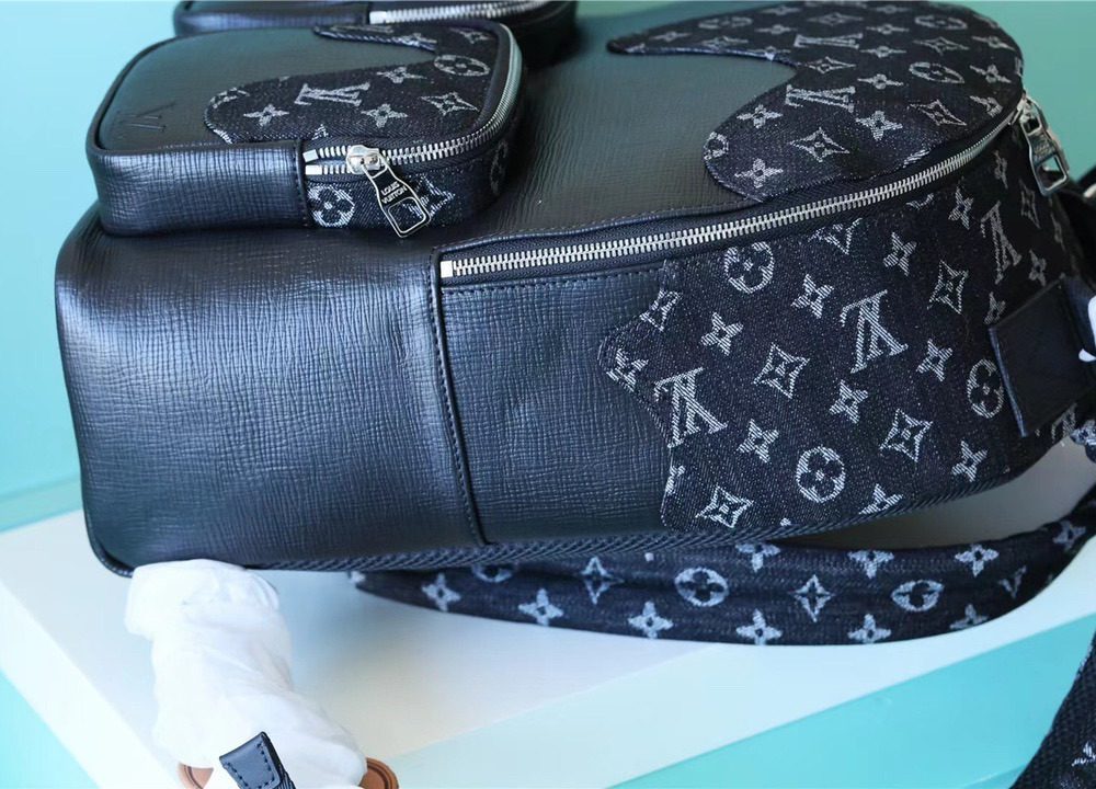 1:1 Replica Louis Vuitton LV Multipocket Backpack Monogram Unique Bag For Men M45973 - 40cm