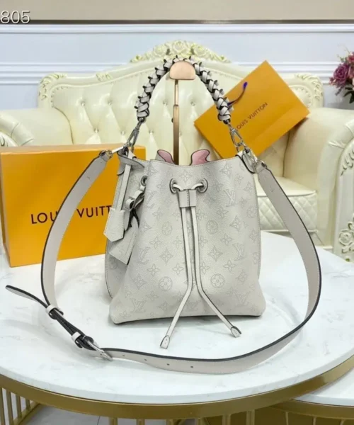 louis-vuitton-muria-bucket-bag-snow-white-m58483
