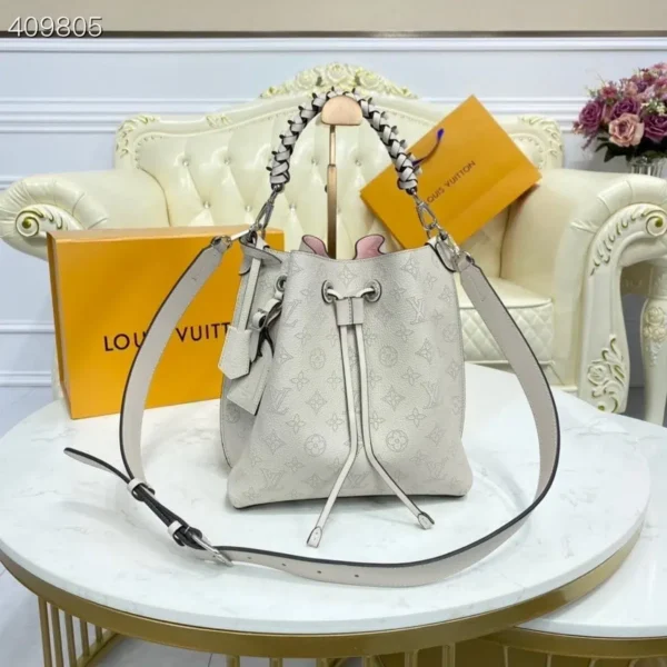 louis-vuitton-muria-bucket-bag-snow-white-m58483
