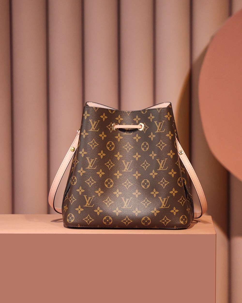 1:1 Replica Louis Vuitton LV NéoNoé MM Monogram Canvas Luxury Bag For Women M44022 - 26cm / 10.2in