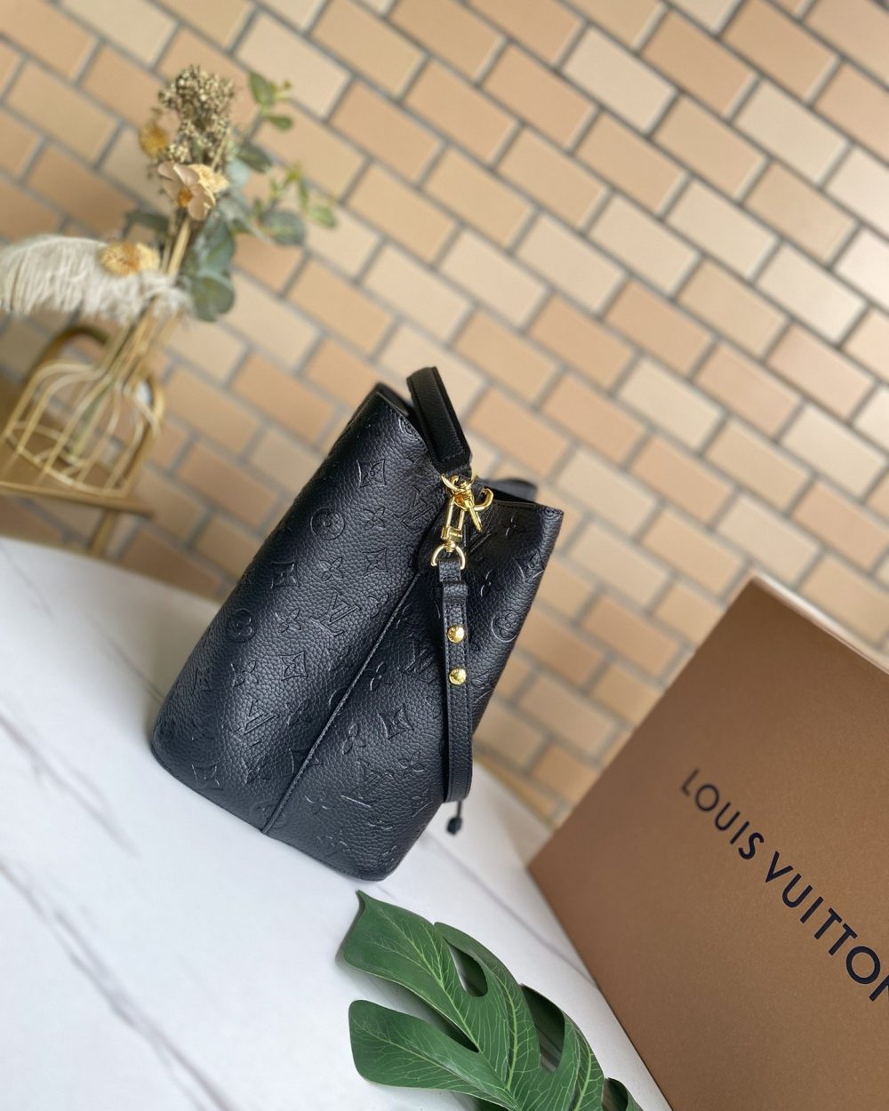 1:1 Replica Louis Vuitton LV NéoNoé MM Monogram Empreinte Leather Luxury Bag For Women M45256 - 10.2in/26cm