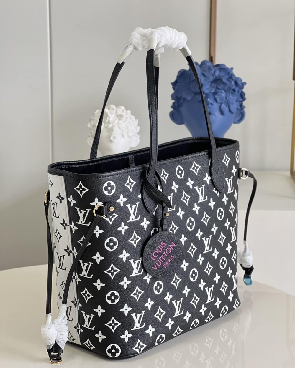 1:1 Replica Louis Vuitton LV Neverfull MM Monogram Empreinte Black/White Luxury Bag For Women M46103 - 12.2in/31cm