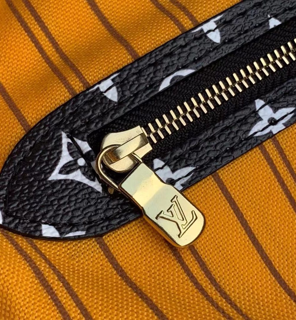 1:1 Replica Louis Vuitton LV Neverfull MM Monogram Canvas Jungle Black Luxury Bag For Women M44676 - 12.2in/31cm