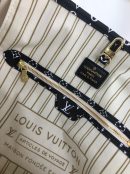 1:1 Replica Louis Vuitton LV Neverfull MM Monogram Jungle Canvas Luxury Bag For Women M44716 - 12.2in/31cm