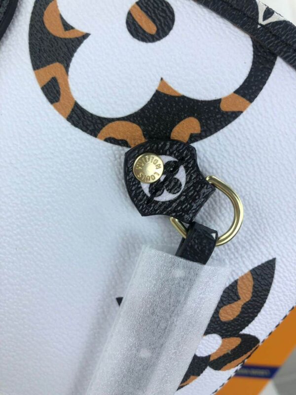 1:1 Replica Louis Vuitton LV Neverfull MM Monogram Jungle Canvas Luxury Bag For Women M44716 - 12.2in/31cm