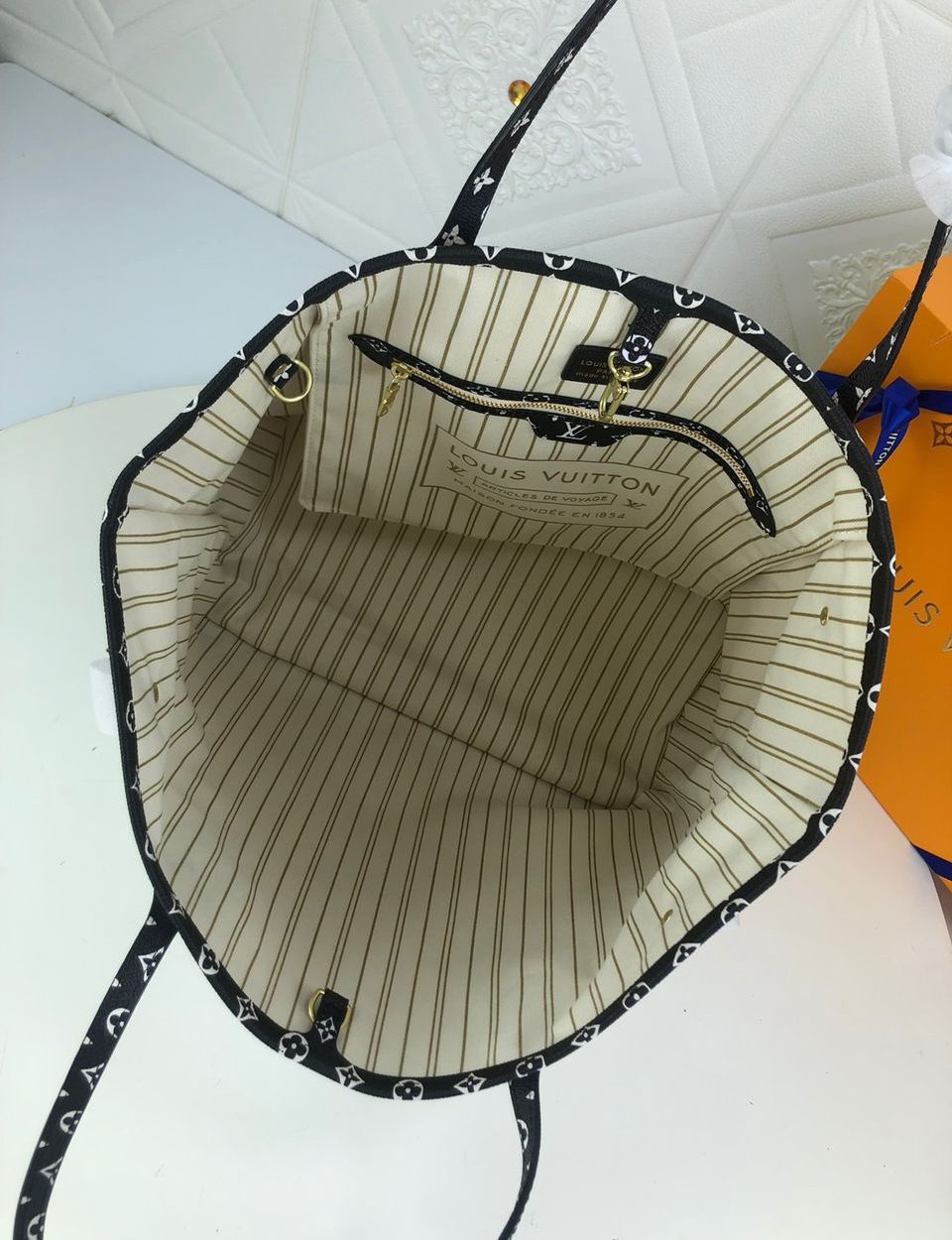 1:1 Replica Louis Vuitton LV Neverfull MM Monogram Jungle Canvas Luxury Bag For Women M44716 - 12.2in/31cm