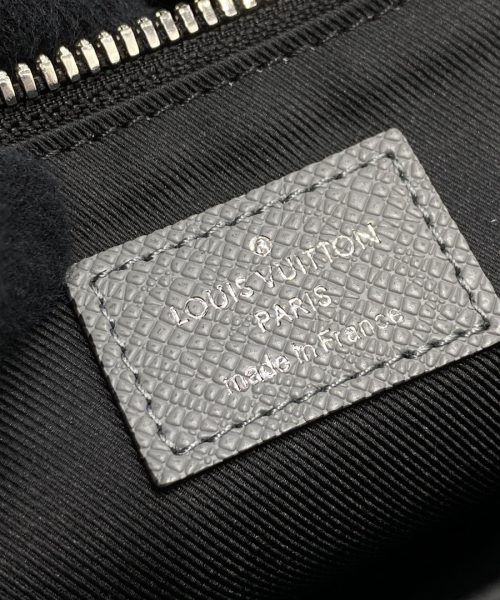 1:1 Replica Louis Vuitton LV New Flap Messenger Taiga Grey Unique Bag For Men M30808 - 11.1in/28.3cm