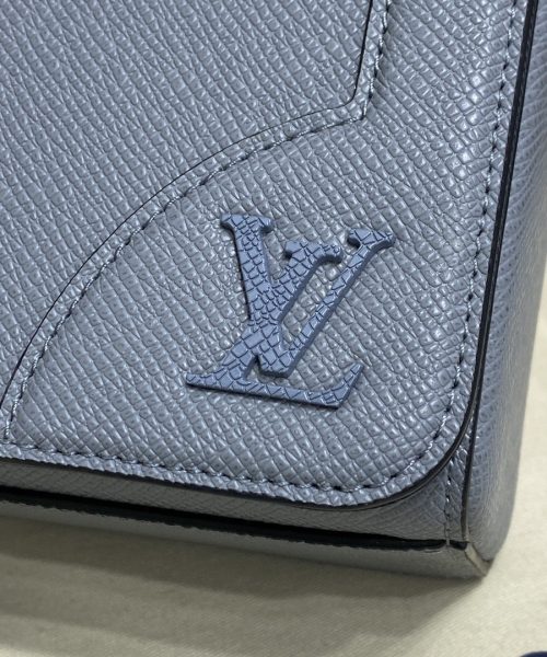 1:1 Replica Louis Vuitton LV New Flap Messenger Taiga Grey Unique Bag For Men M30808 - 11.1in/28.3cm