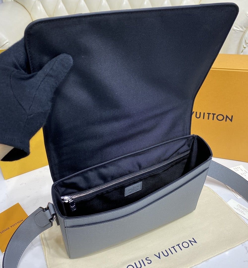 1:1 Replica Louis Vuitton LV New Flap Messenger Taiga Grey Unique Bag For Men M30808 - 11.1in/28.3cm