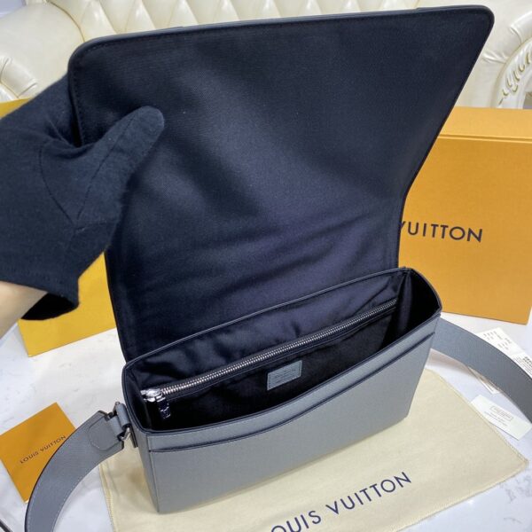 1:1 Replica Louis Vuitton LV New Flap Messenger Taiga Grey Unique Bag For Men M30808 - 11.1in/28.3cm