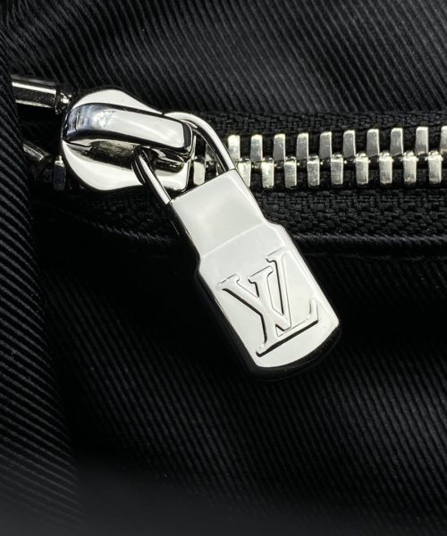 1:1 Replica Louis Vuitton LV New Flap Messenger Taiga Grey Unique Bag For Men M30808 - 11.1in/28.3cm