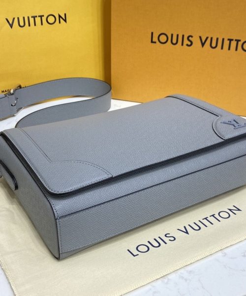 1:1 Replica Louis Vuitton LV New Flap Messenger Taiga Grey Unique Bag For Men M30808 - 11.1in/28.3cm