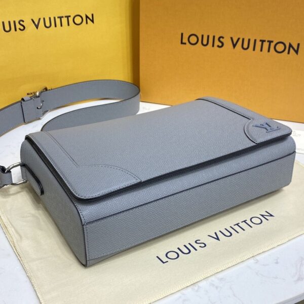 1:1 Replica Louis Vuitton LV New Flap Messenger Taiga Grey Unique Bag For Men M30808 - 11.1in/28.3cm