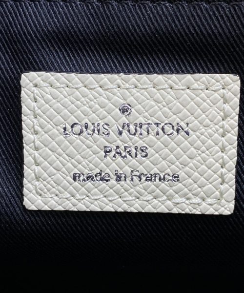 1:1 Replica Louis Vuitton LV New Flap Messenger Taiga White Unique Bag For Men - 11.1in/28.3cm