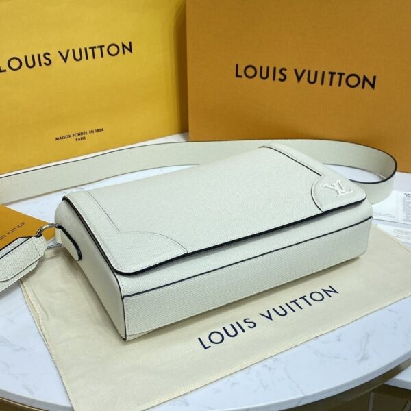 1:1 Replica Louis Vuitton LV New Flap Messenger Taiga White Unique Bag For Men - 11.1in/28.3cm