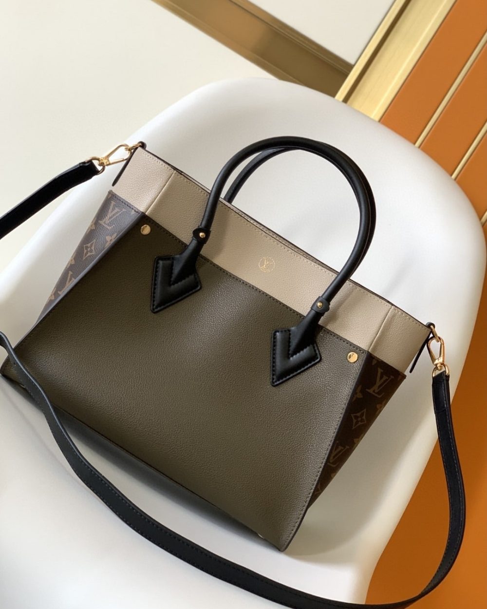 1:1 Replica Louis Vuitton LV On My Side MM High End Leather Luxury Bag For Women M55302 - 12in/31cm