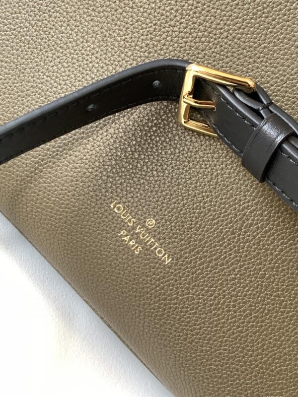 1:1 Replica Louis Vuitton LV On My Side MM High End Leather Luxury Bag For Women M55302 - 12in/31cm