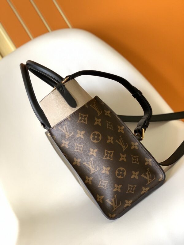 1:1 Replica Louis Vuitton LV On My Side MM High End Leather Luxury Bag For Women M55302 - 12in/31cm