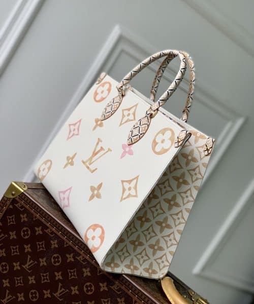1:1 Replica Louis Vuitton LV OnTheGo MM Beige Essential Bag For Women M22975 - 35cm/ 13.8in